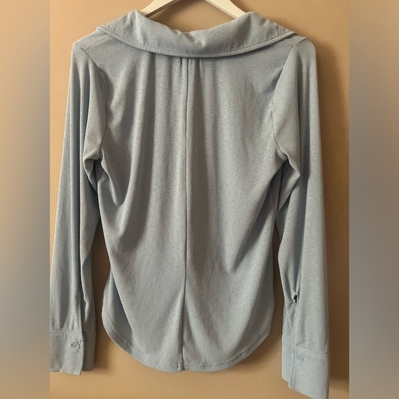 Weekend Los Angeles blue button up soft ribbed v neck shirt medium - Picture 6 of 9